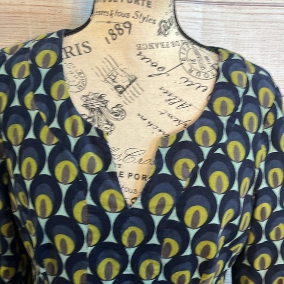 Boden Fine Corduroy Dress Peacock Print 3/4 Sleeves V-neck Size 6 - Picture 3 of 10